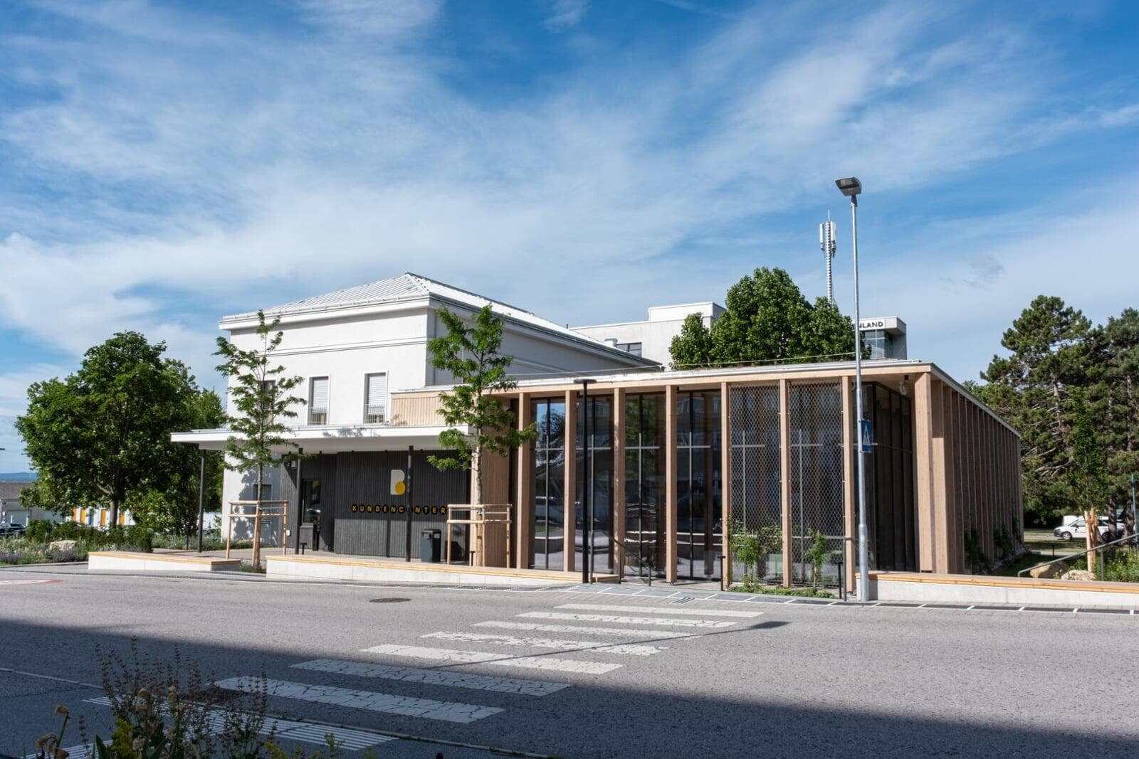 Success Story: Mobile App auf Servicescreens im Flagshipstore von Burgenland Energie