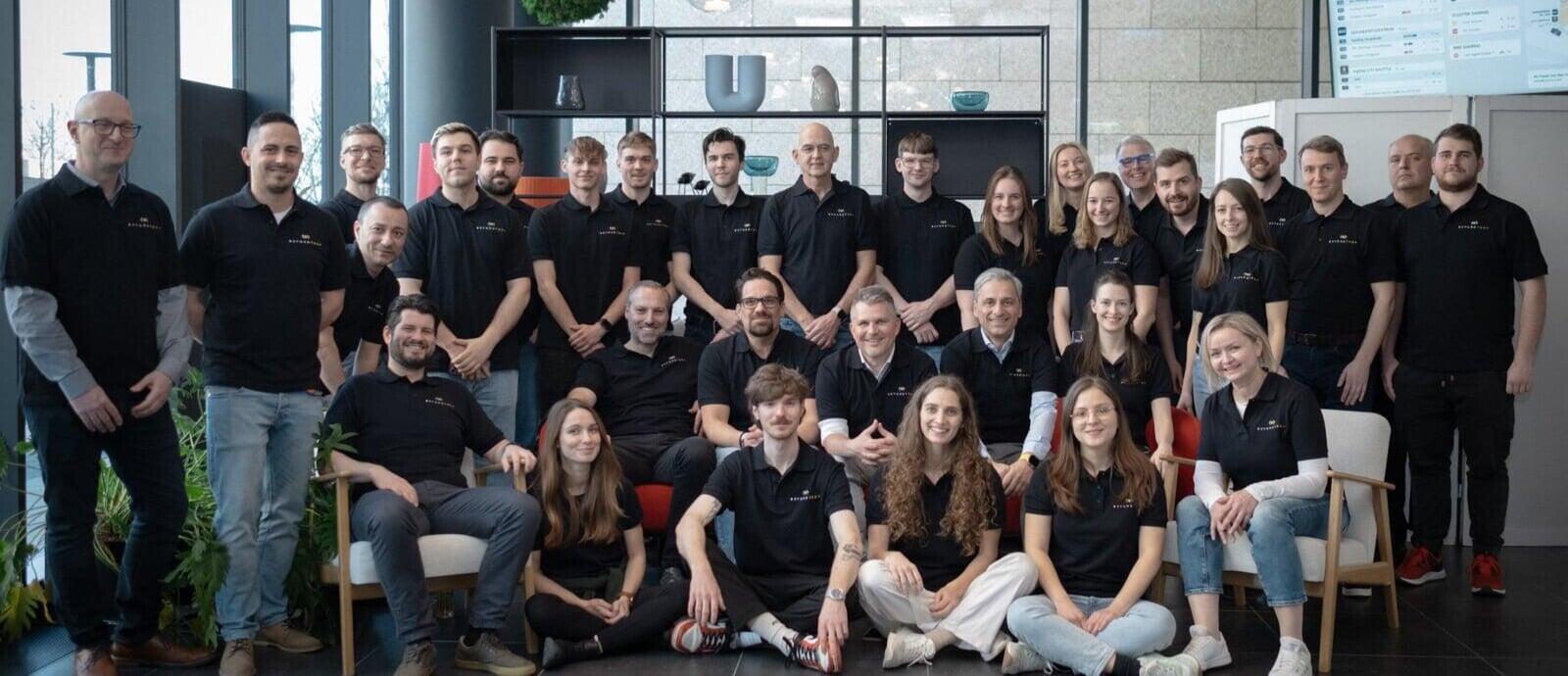 Gruppenfoto des Teams zur Beyond Limits-Initiative von Beyond Tech